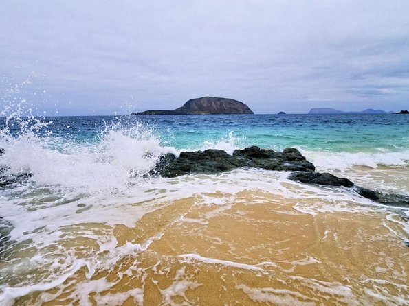 La Graciosa at your leisure (bus transfer and return ferry ticket) - Key points to know before booking