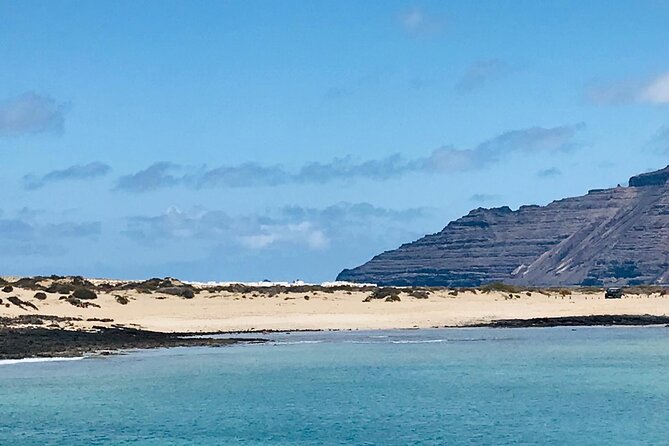 La Graciosa at your leisure (bus transfer and return ferry ticket) - Beaches, lunch, and the problem of choosing