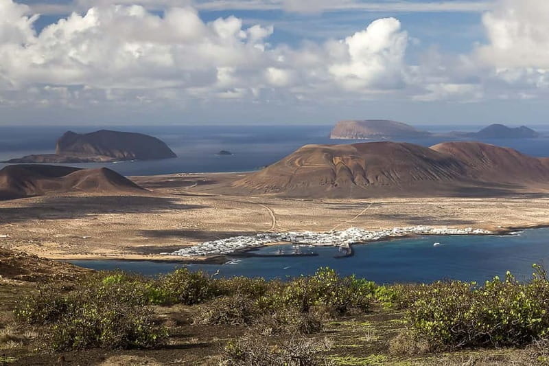 Lanzarote: Ferry to La Graciosa with Wi-Fi (free parking) - Why La Graciosa makes a good day trip from Lanzarote