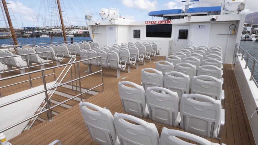 Lanzarote: Fuerteventura Return Ferry Ticket with Bus - From your Lanzarote resort to Playa Blanca