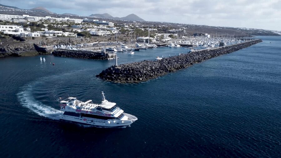 Lanzarote: Puerto del Carmen & Puerto Calero Boat Transfer - A short sea crossing with a useful purpose