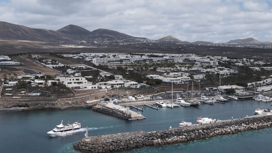 Lanzarote: Puerto del Carmen & Puerto Calero Boat Transfer - The daily sailing times you need to match