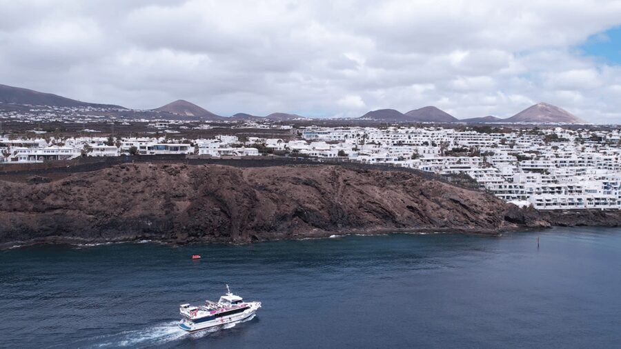 Lanzarote: Puerto del Carmen & Puerto Calero Boat Transfer - Puerto Calero: marina time and market browsing
