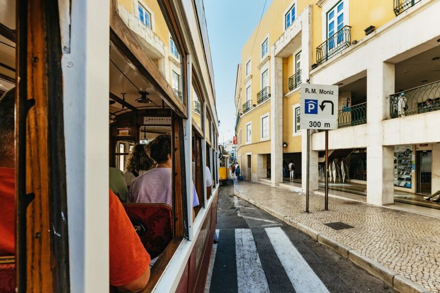 Lisbon: 72/96-Hour Hop-On Hop-Off Bus, Tram & Boat Ticket - See Lisbon from the Yellow Boat