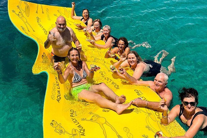 Luxe Seafood Package with Round Trip Ferry from Fremantle - From Lobster Pots to a Seafood Feast