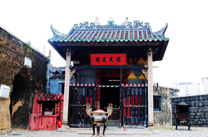 Macau Sightseeing Day Tour with One-Way Ferry from Hong Kong - Timing, walking, and group size