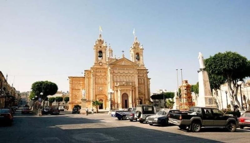 Malta: Gozo Full-Day Jeep with Lunch and Boat Transfers - Lunch at Mariblu Restaurant