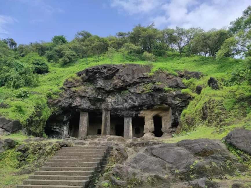Mumbai: Elephanta Caves Guided Tour with Ferry & Lunch - Why a private group changes the experience