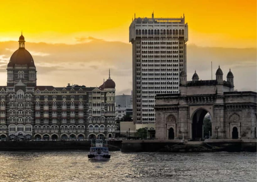 Mumbai: Elephanta Caves Private Tour with Ferry Ride - The miniature train on Elephanta Island