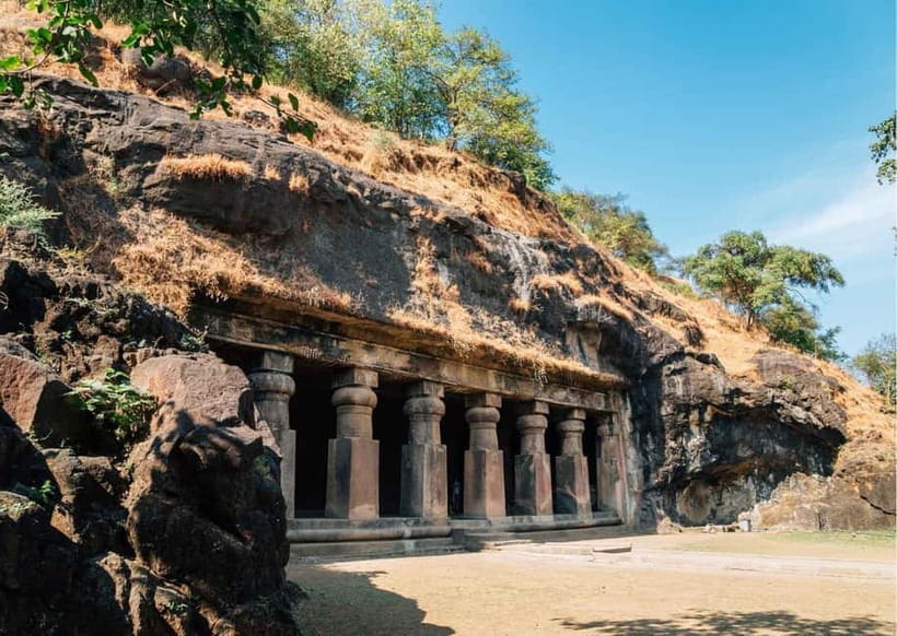 Mumbai: Elephanta Caves Private Tour with Ferry Ride - The ferry ride across the Arabian Sea