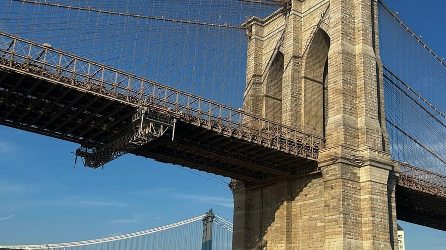 NYC: Brooklyn Bridge and DUMBO Tour with East River Ferry - Key points at a glance