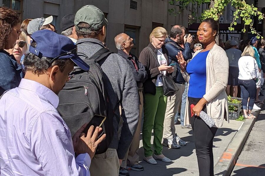 NYC: Guided Bus and Walking Tour with Staten Island Ferry - Flatiron District and the downtown neighborhoods