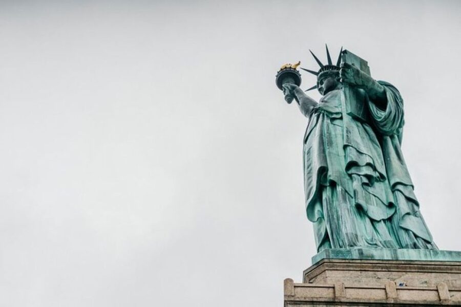 NYC: Statue of Liberty and Ellis Island Tour with Ferry - Two hours or four hours?