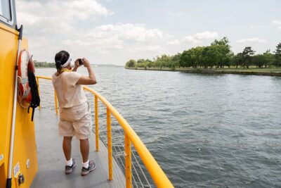 Old Town Alexandria in a Day with Round Trip Ferry Cruise