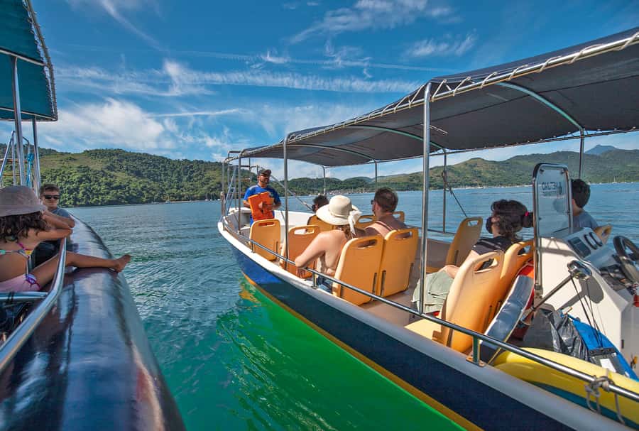 Paraty: Fast Boat Expedition to Saco do Mamangua - Four beaches, with a note about distance