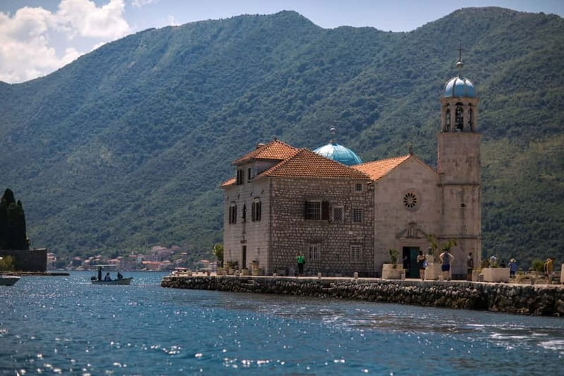 Perast Kotor Bay: boat ride to Our lady of the Rocks & back - A short crossing with a big view