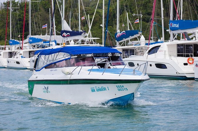 Phuket to Koh Phi Phi VIP Speedboat Transfer - The one-hour ride across the Andaman Sea