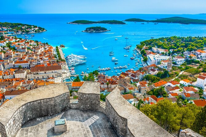 Private boat transfer Split/ Split airport - Hvar - The airport connection includes a separate taxi