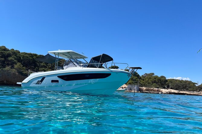 Private Boat Transfer to Kea, Hydra, Spetses, Mykonos and more - Comfort, crew and personal service