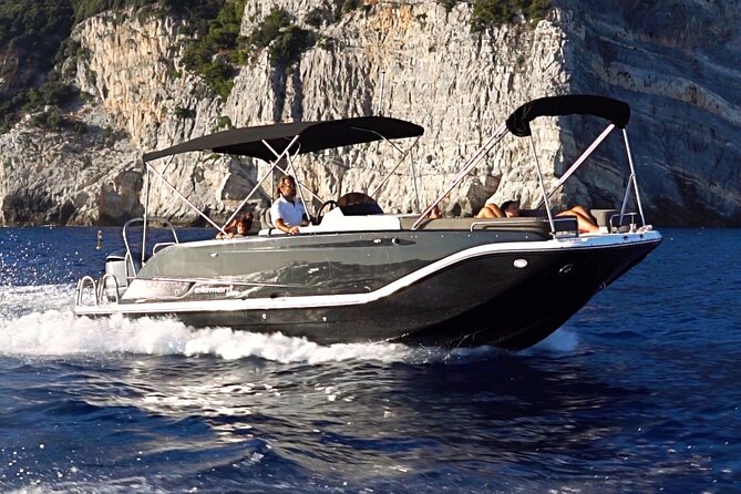 Private Round Trip Boat Tour of the Cinque Terre and Portovenere - Vernazza brings the classic postcard harbor