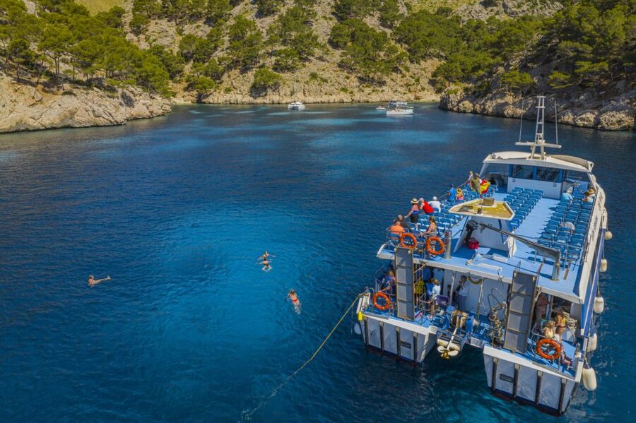 Puerto Pollença: Ferry to Formentor Beach - Finding the boat behind Stay Restaurant