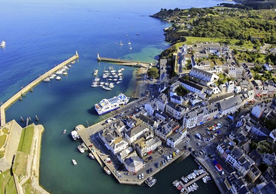 Quiberon: Ferry Ticket from/to Belle-Île-en-Mer, Sauzon - A self-guided day works best here