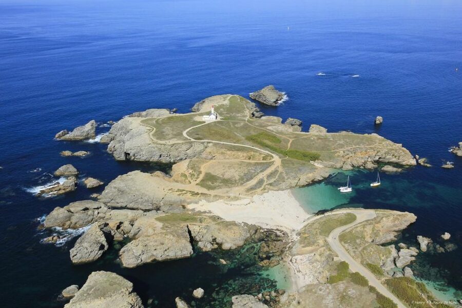 Quiberon: Ferry tickets from/to Belle-Île-en-Mer, Le Palais - Seating, luggage, pets, and bikes