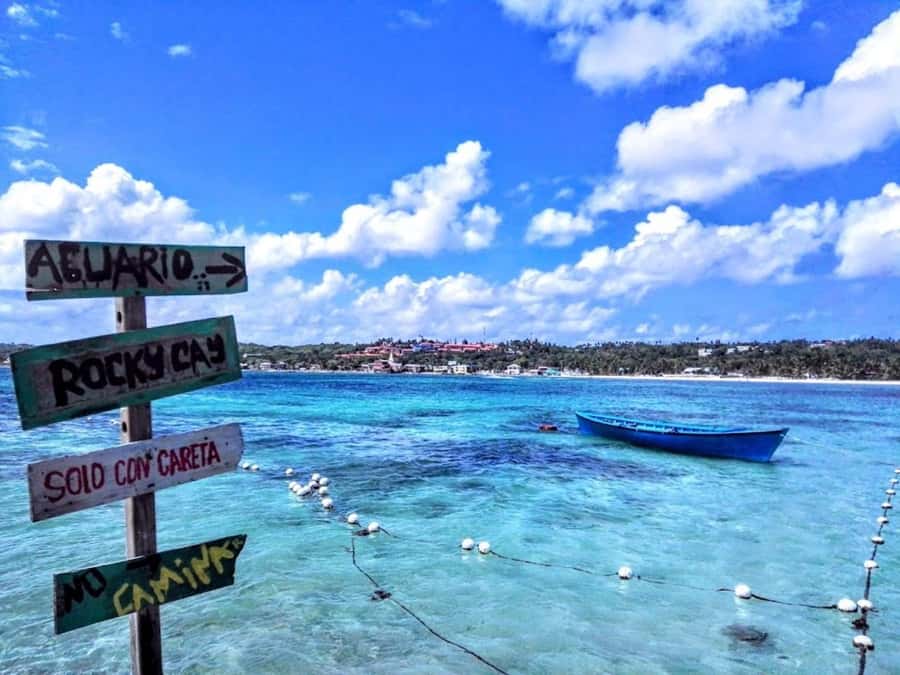 SAN ANDRES: BOAT TRANSFER + JOHNNY CAY - Meeting at Muelle de la Policía