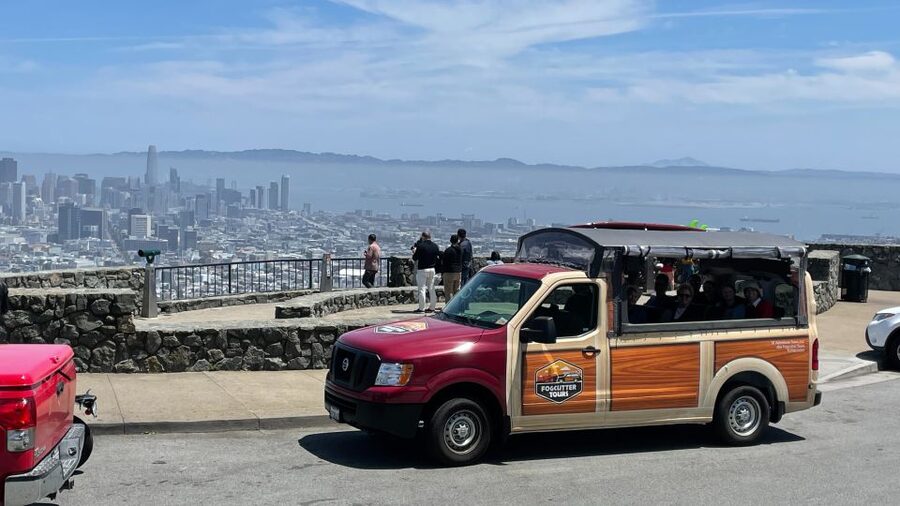 San Francisco: City Highlights Tour with Alcatraz Ferry - Exploring Alcatraz and the cellhouse