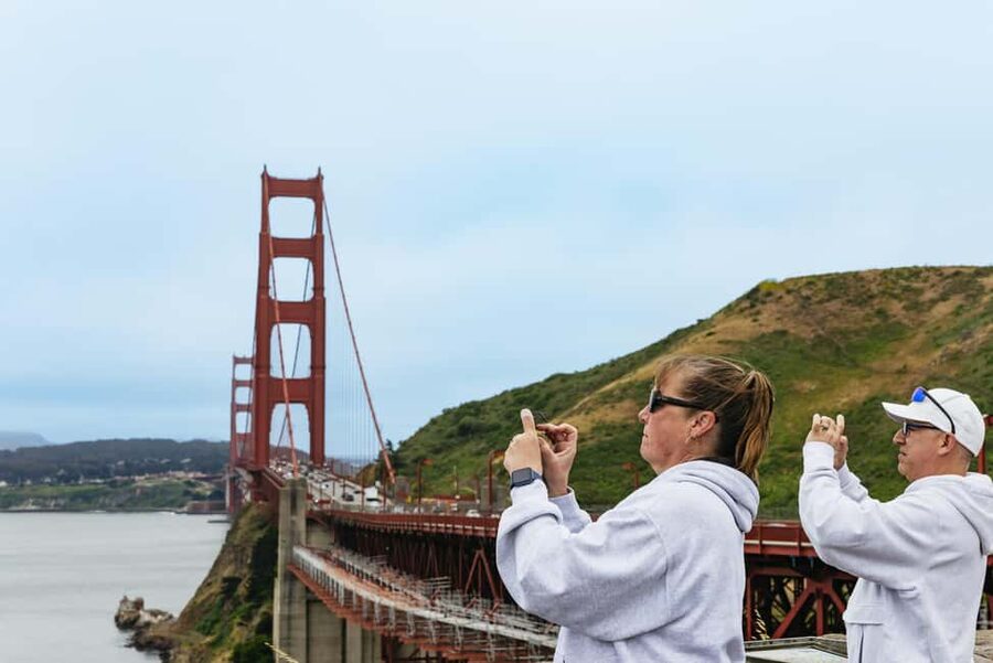 San Francisco: Muir Woods & Sausalito Tour with Ferry Option - Bus comfort, meeting points, and timing