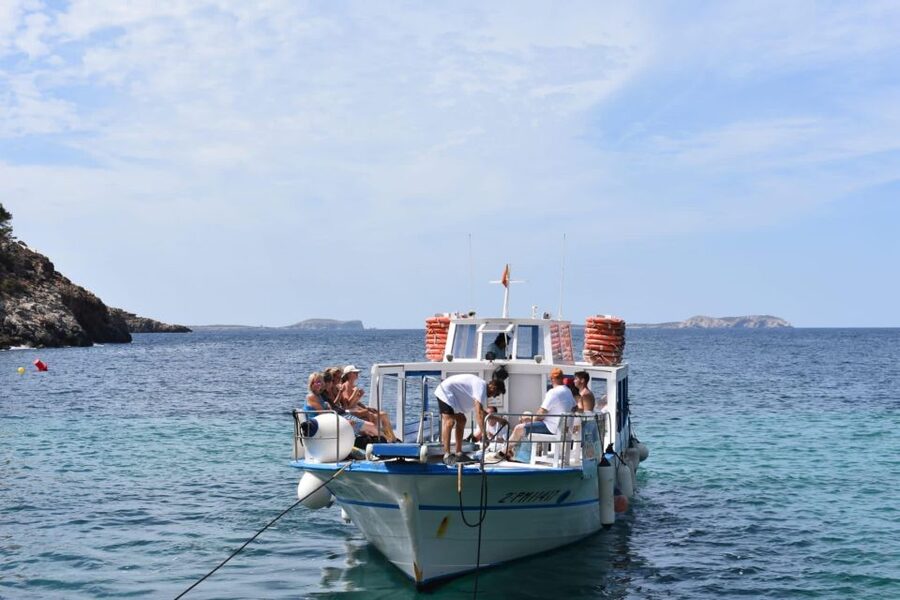 Sant Antoni: Round-Trip Ferry Transfer to Cala Salada Beach - How to plan the three return times