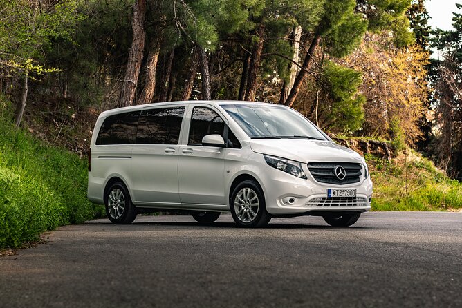 Santorini Private Transfer From or To the Ferry Port - Comfort, timing, and private group travel