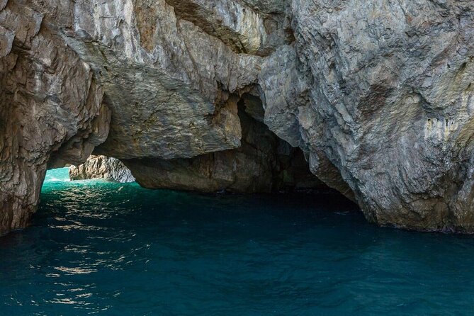 Selfie at Faraglioni, Water Taxi, Transfers in Capri! - What the local sailor adds