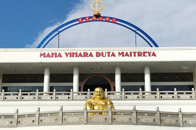 SMALL GROUP: Batam day tour with Ferry, 1-hour Massage, and Lunch from Singapore - Temples that show Batam’s cultural mix