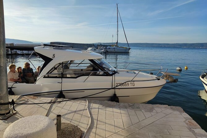 Speedboat transfer from Hvar town (Water taxi transfer) to Airport Split - What the service does especially well