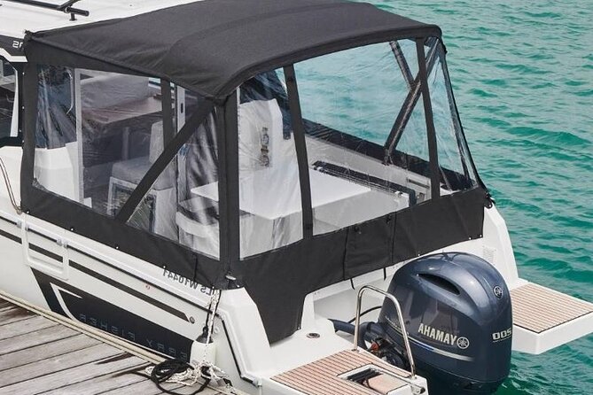 Speedboat transfer from Hvar town (Water taxi transfer) to Airport Split - The speedboat crossing over the Adriatic