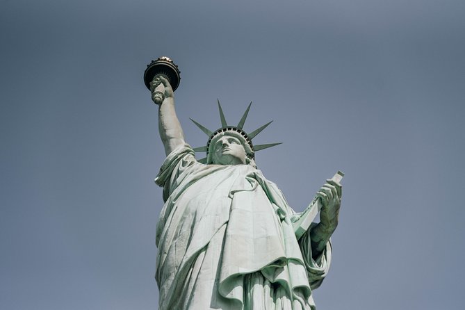 Statue of Liberty and Ellis Island Guided Tour with Ferry - The Battery and Castle Clinton set the scene