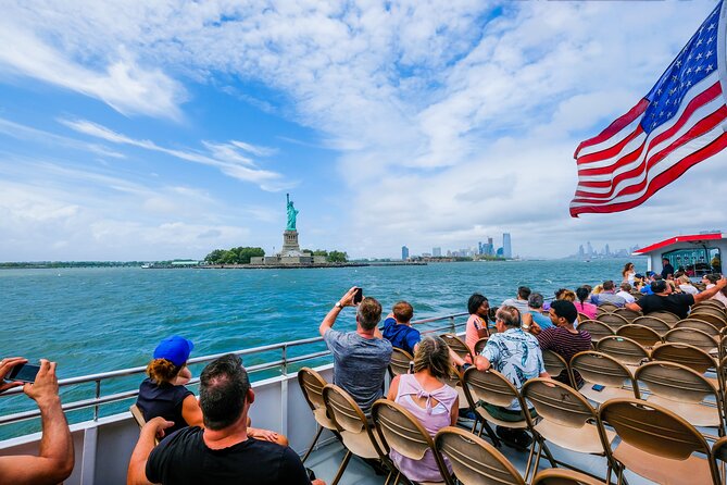 Statue of Liberty & Ellis Island Guided Tour with Ferry Transfers - How much guiding do you actually receive?