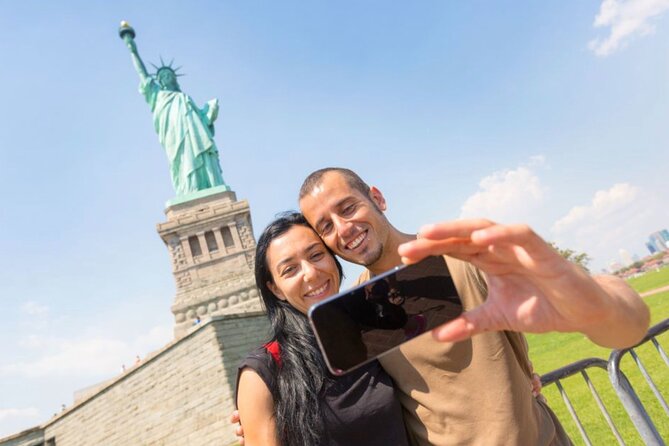 Statue of Liberty, Ellis Island Pre-Ferry tour - Begin at 24 State Street in Battery Park