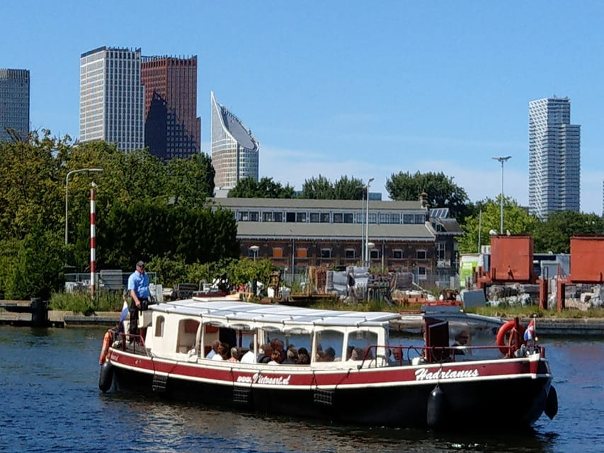 The Hague: One Way Boat Ticket to or from Delft - Arriving in Delft by the eastern city gate