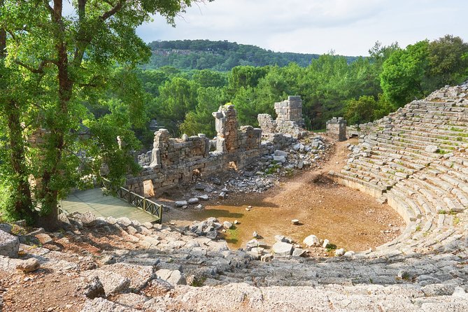 Troy Full-Day Guided Tour incl. Transfer, Ferry Tickets w/Lunch - Walking through the ruins of Troy