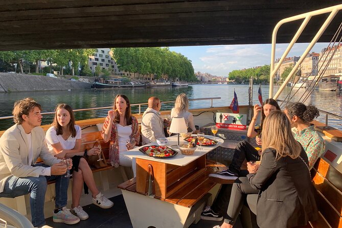 Vaporetto Aperitifs - The modern side of Lyon at Confluence