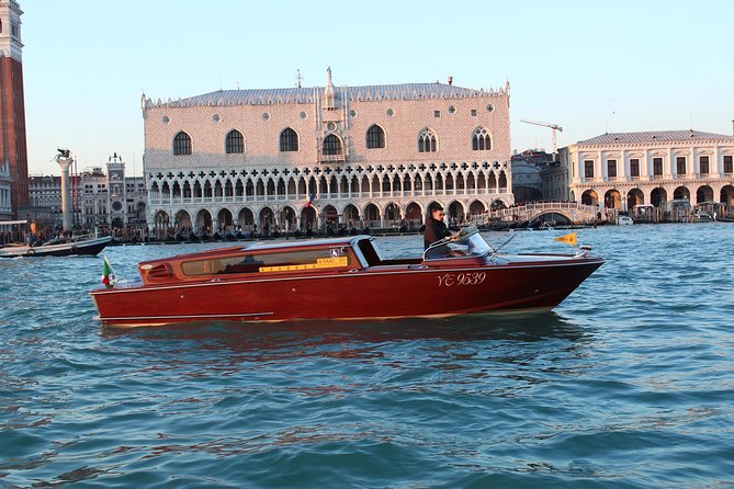 Venice Private Departure Transfer by Water Taxi: Central Venice to Cruise Port - What happens at your hotel pickup