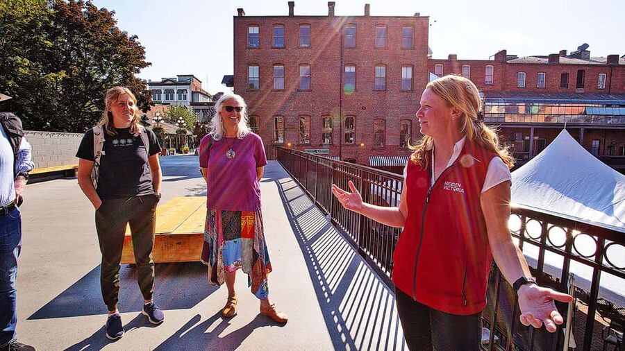 Victoria Bites and Sights Tour with Food, Drinks and Ferry - Who should book it?