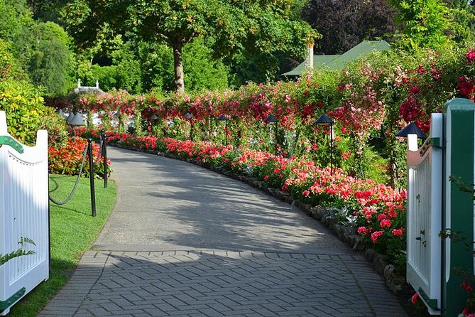 Victoria & Butchart Gardens Tour with Ferry from Vancouver - Two hours among the flowers at Butchart Gardens