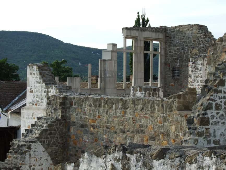 Visegrád Hike & Castle Tour with Ferry from Budapest - Meeting at Nyugati Railway Station