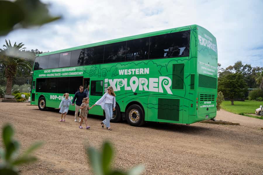 Waiheke Island: Ferry & Hop-On Hop-Off Explorer Bus Tickets - Why Waiheke works so well as an Auckland day trip