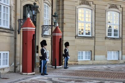 Walk & Canal Tour: Copenhagen Highlights + Changing of the Guards