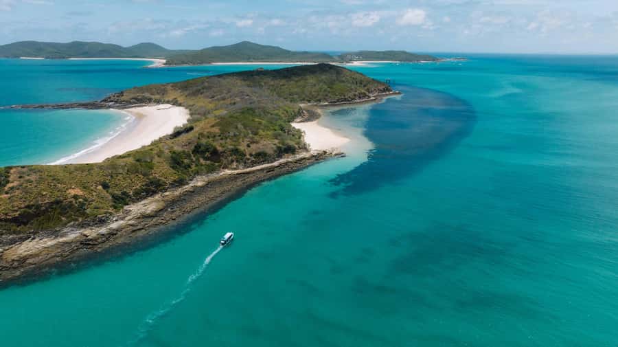 Yeppoon: Great Keppel Island Fast Boat Snorkel & Lunch Tour - Leaving Yeppoon aboard The Kraken